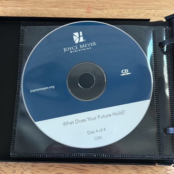 Joyce Meyer “What Does Your Future Hold?” CD Set - Picture 5 of 5